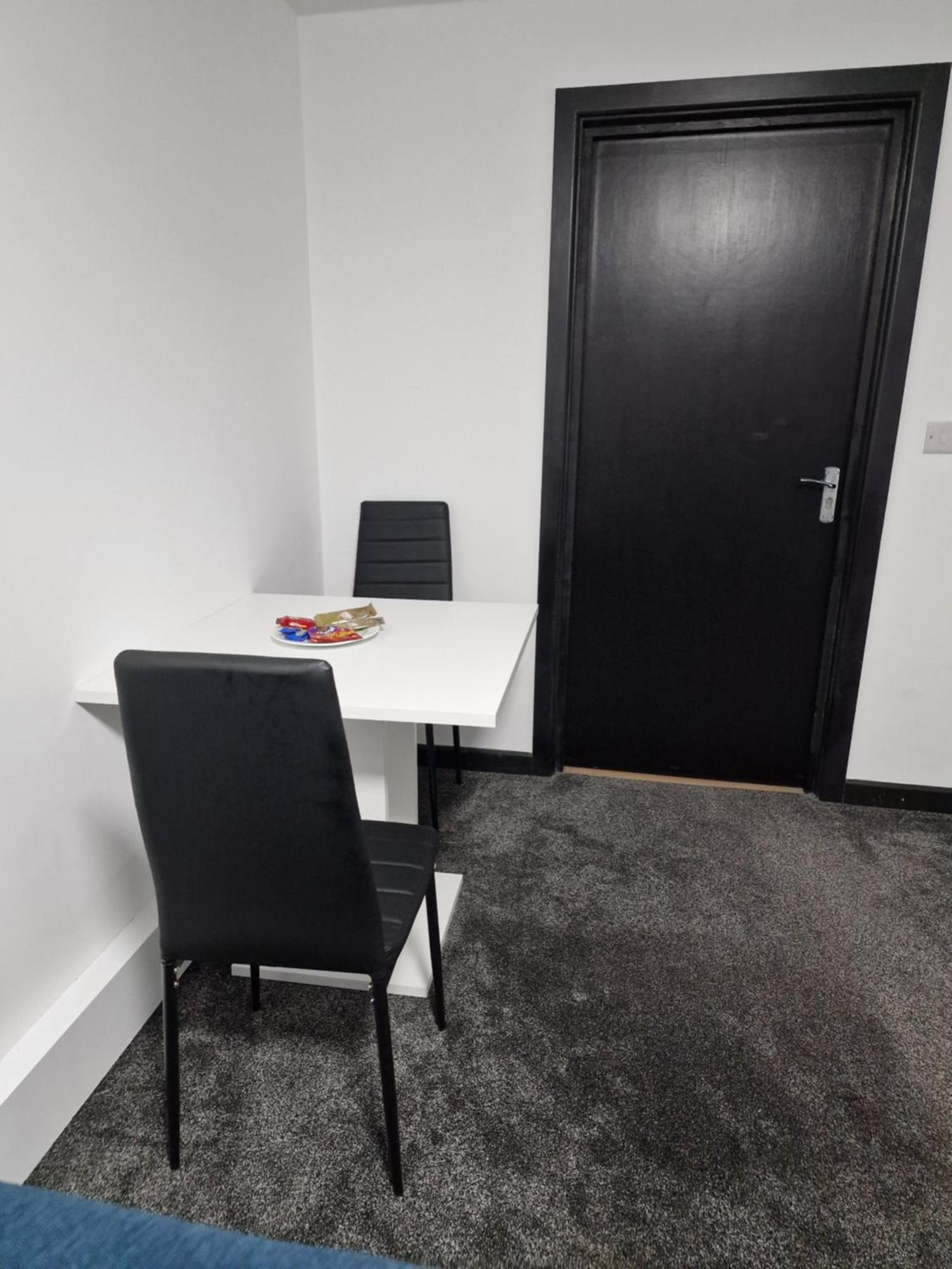 Ckb Flat- Comfort, Cosy, And Secure! * Codsall